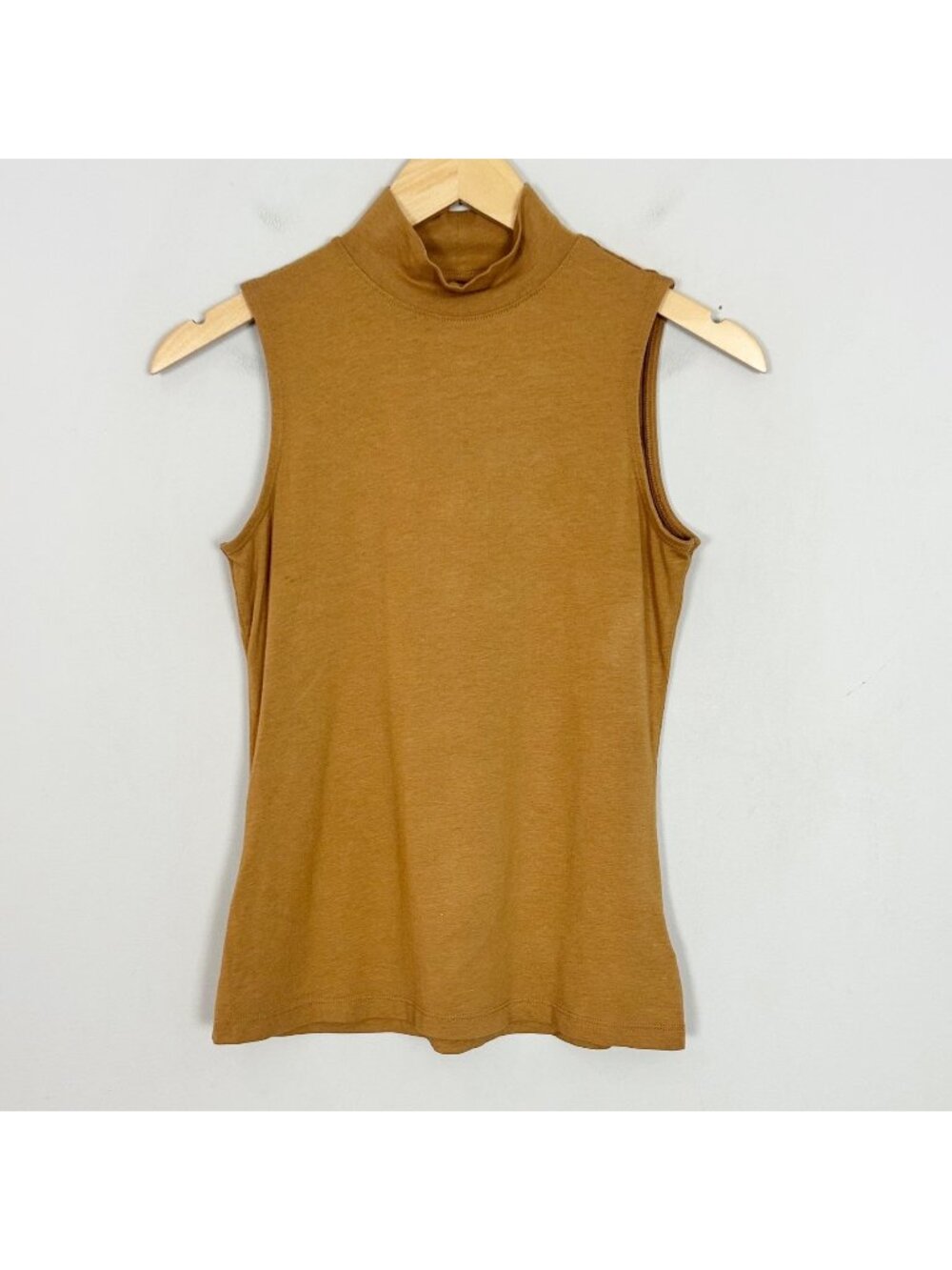 Tahari Caramel Brown Mock Neck Sleeveless Shell Top Size Small Women's